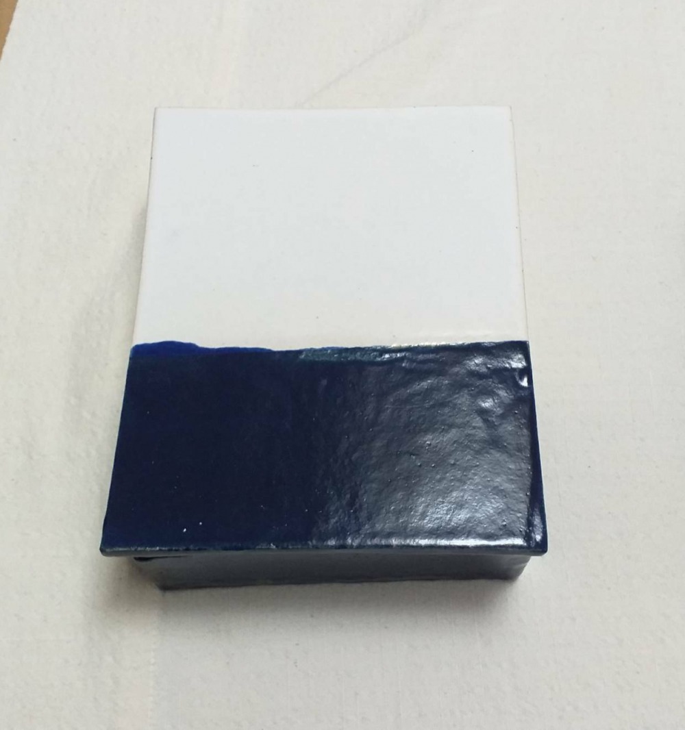 王美雲_鈷藍食盒_氧化燒、白錫釉、鈷藍釉_16.5x20x7.5cm_2023