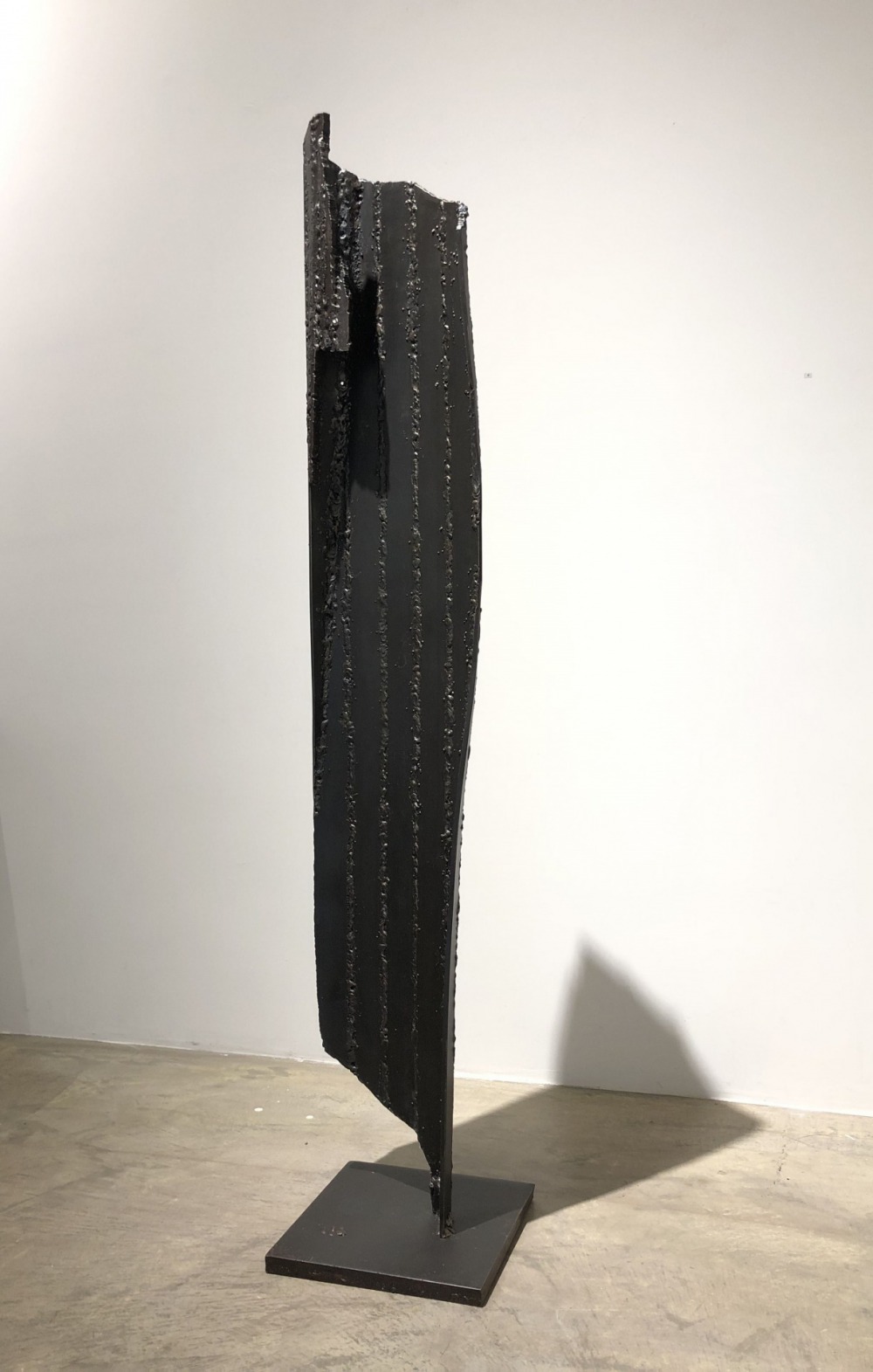 林鴻文悠人  鐵雕  20x13x131cm  2021