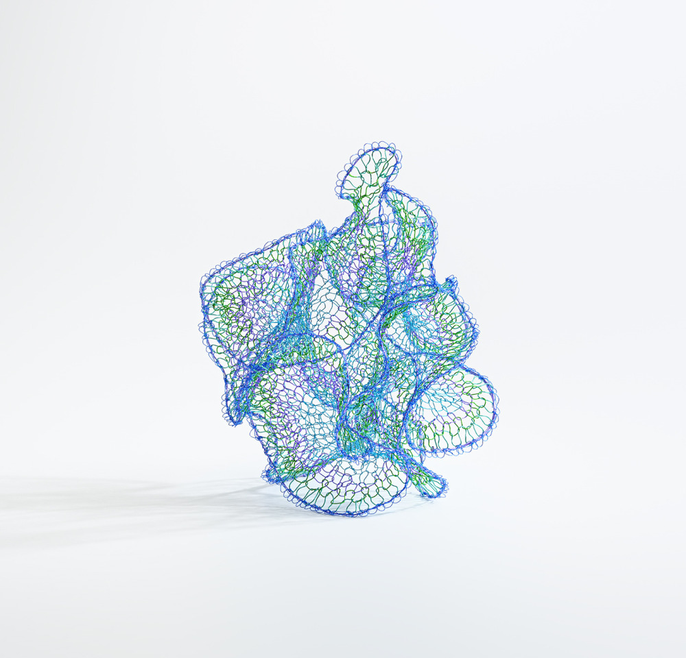 洪郁雯_Déjà Vu 03_彩漆銅線 Enamelled copper wire_H27 x W23 x D22cm_2023