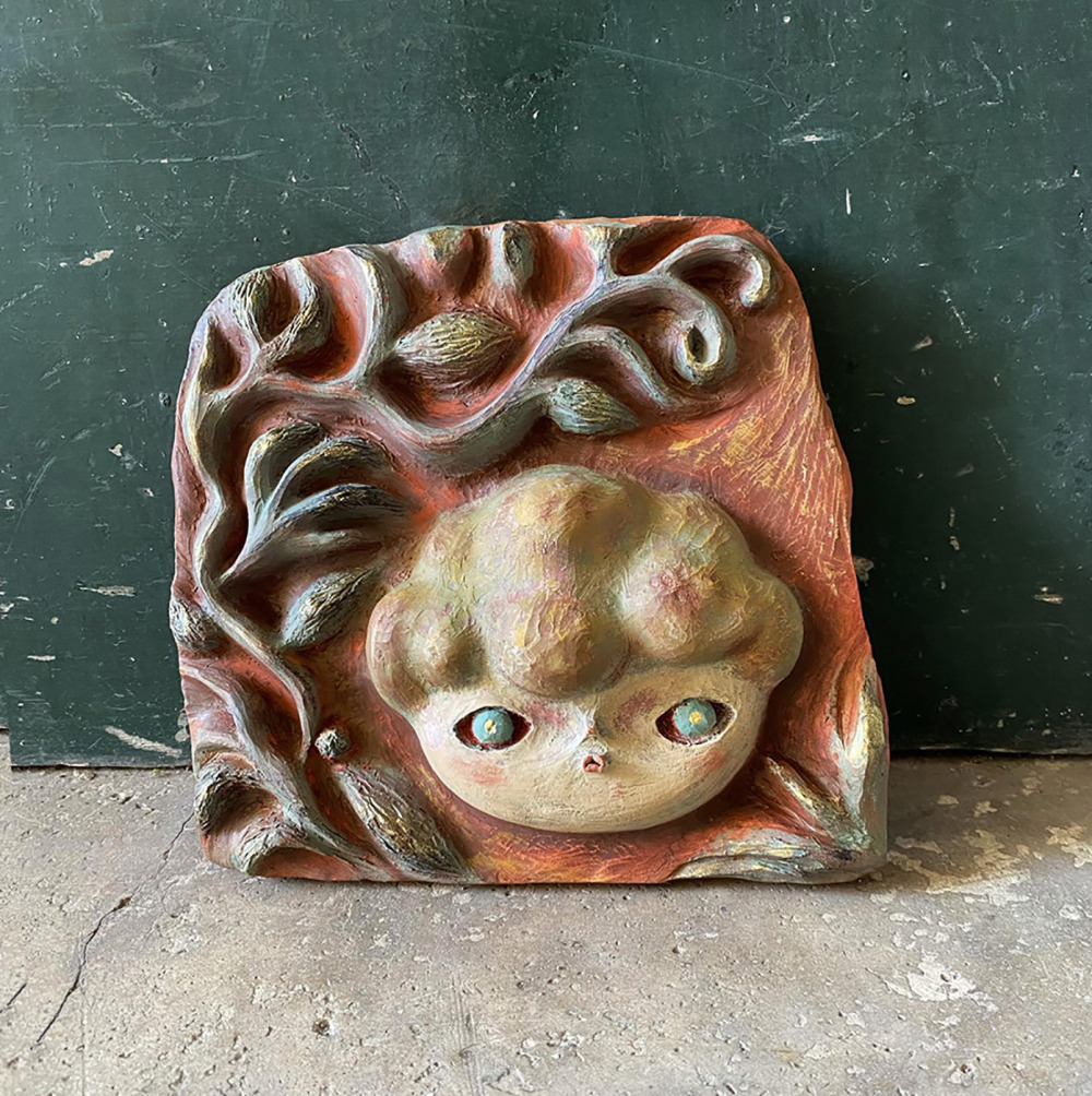 吉娜兒_艷陽羅馬_陶、壓克力_18x19x5_2024