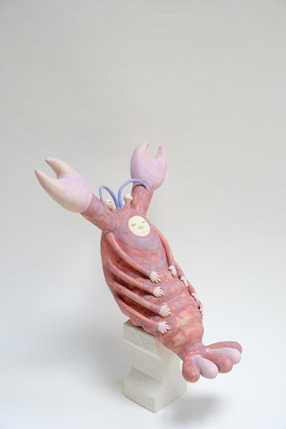 邵慈_小歇-龍蝦_陶_16x22x30_2025