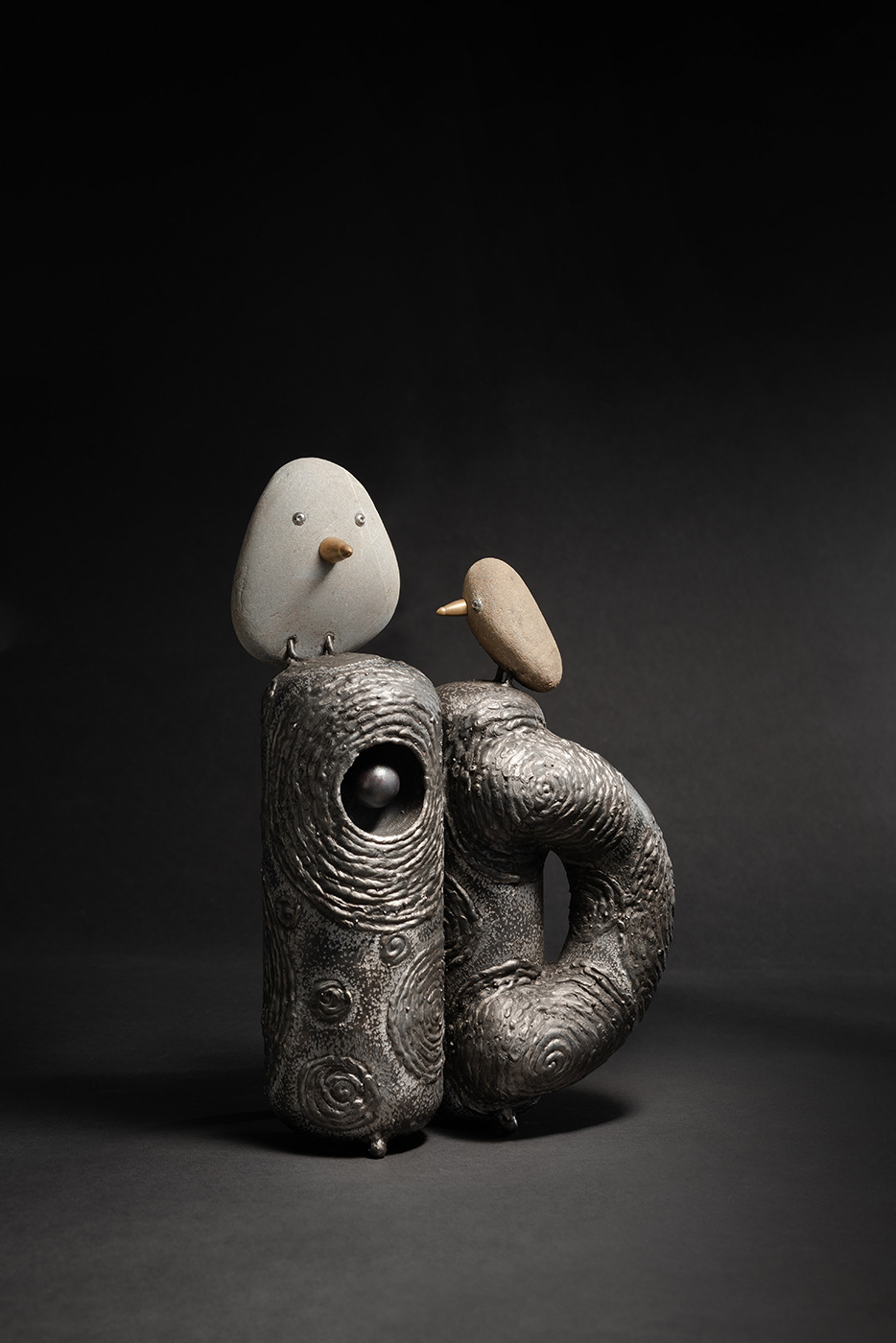 王忠龍_我想 I thinking therefore I am_鐵、石_40x26x13cm_2025