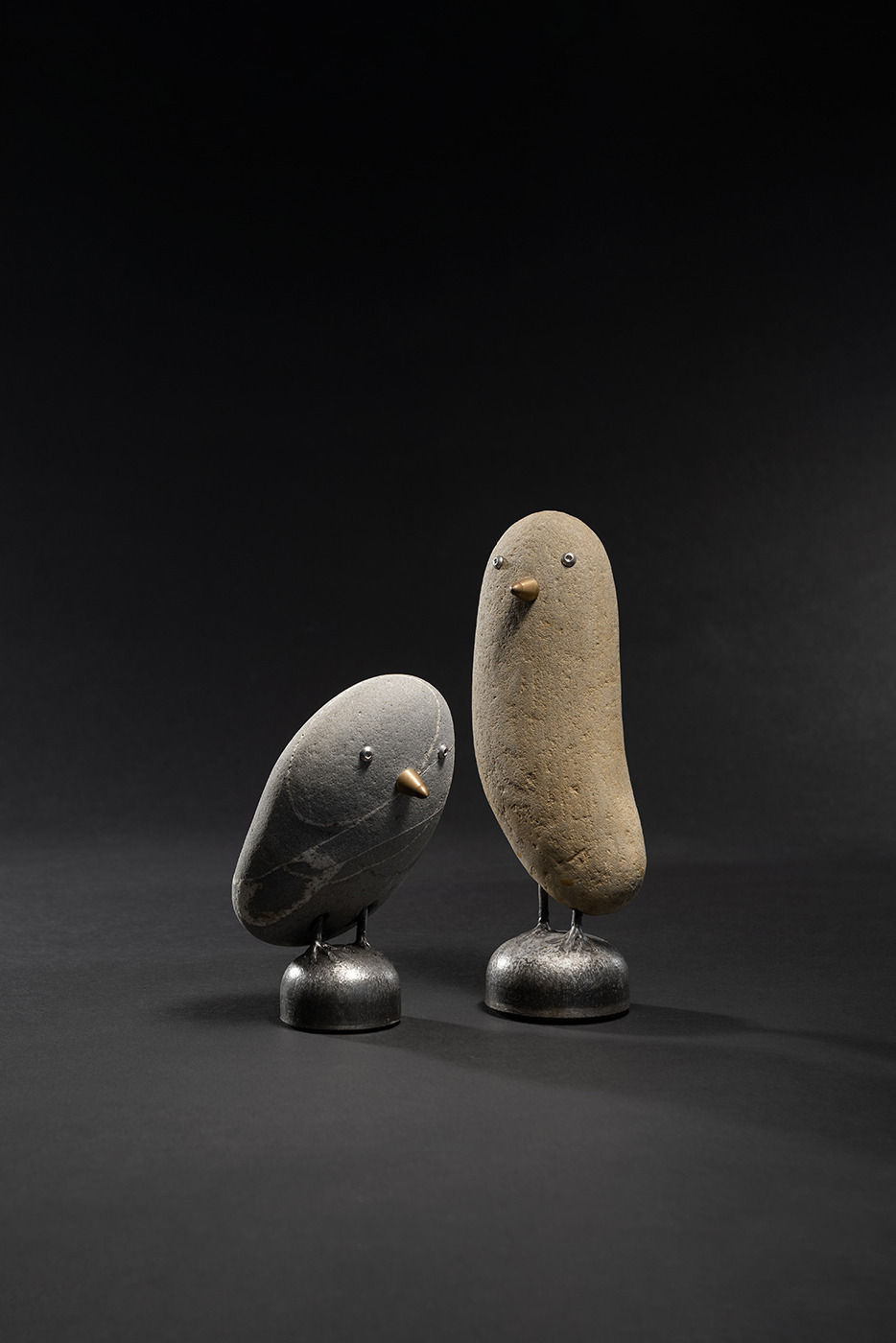 王忠龍_大河的孩子_鐵、石_27x10x7cm(左)18x10x7cm(右)_2025
