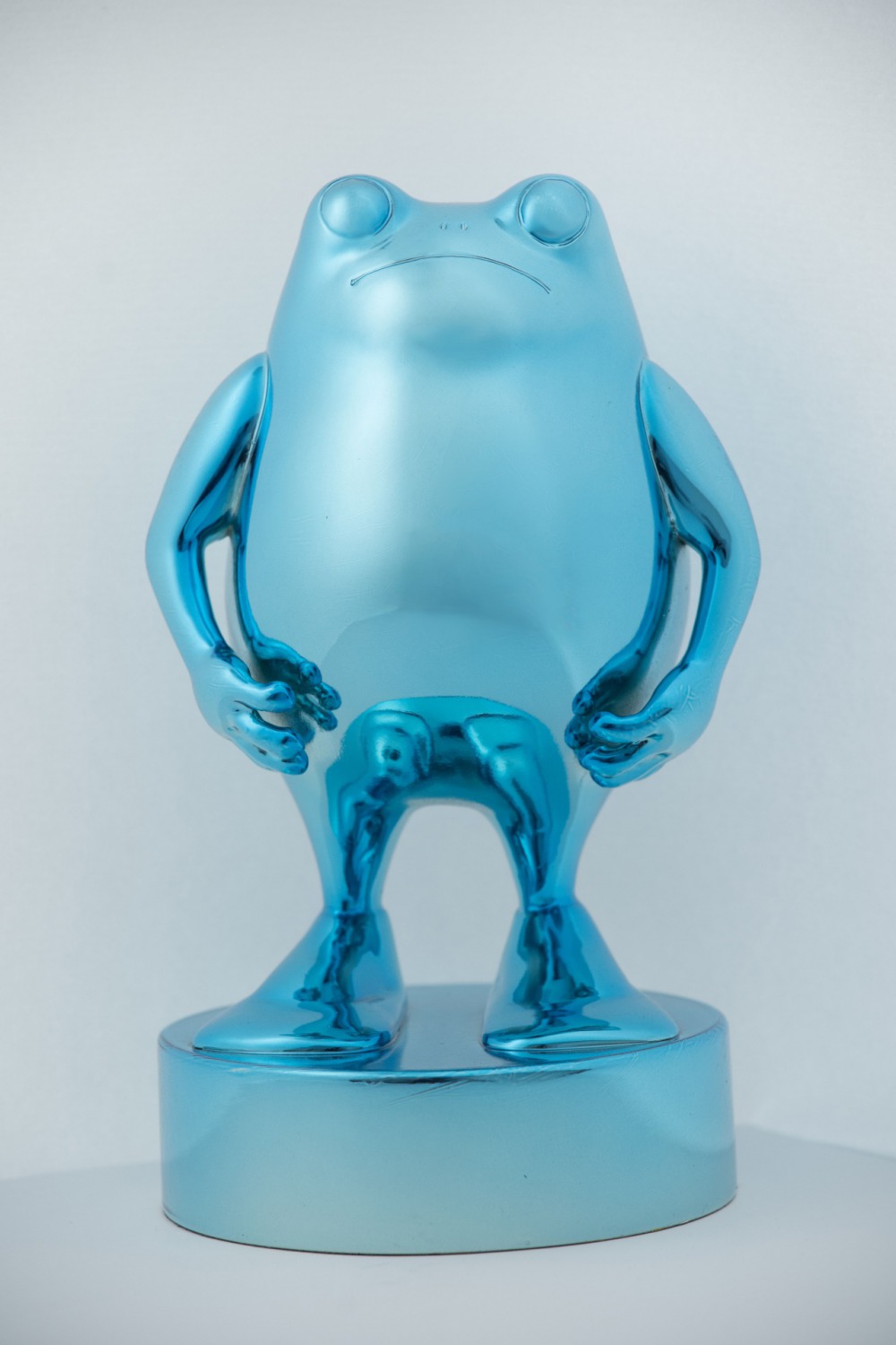 李偵綾 fafa-2 12.9×13.6×21.4cm 樹脂、金屬天藍2021