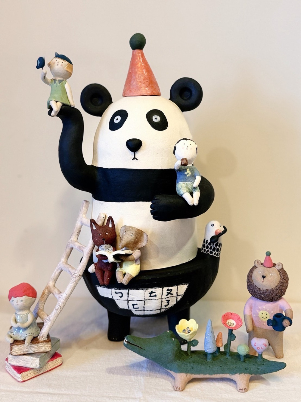 陳淑妮_一首關於生活的詩_陶土、化妝土、釉藥_45x30x41_2025