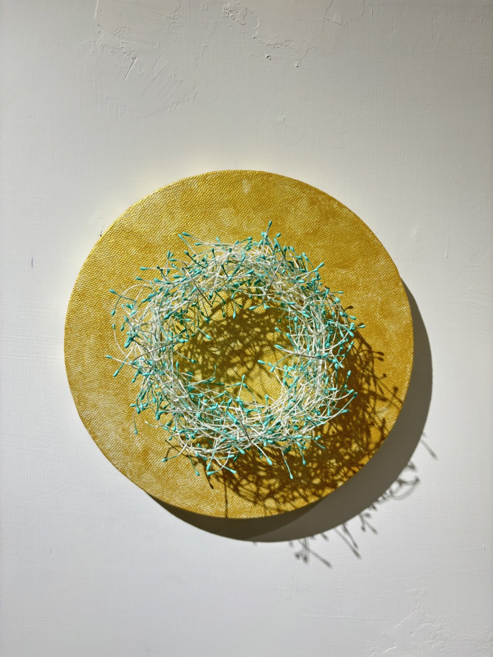 蔡依珊 點點漫-淡藍 20×20×4cm 紙、石膏、銀 2024