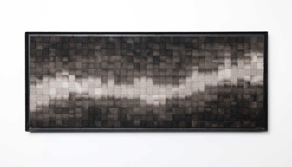 游孟書_Spread_瓷土、鐵框_112x46.5x5cm_2024