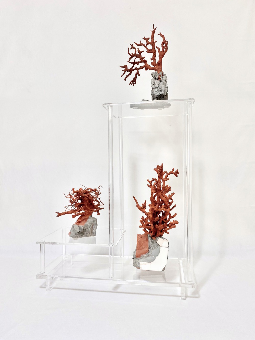 洪 瑄 行至水窮處V(組件) 61x26x72.5cm 混凝土‧鐵條‧紅磚‧磁磚‧壓克力‧黃金石 2021