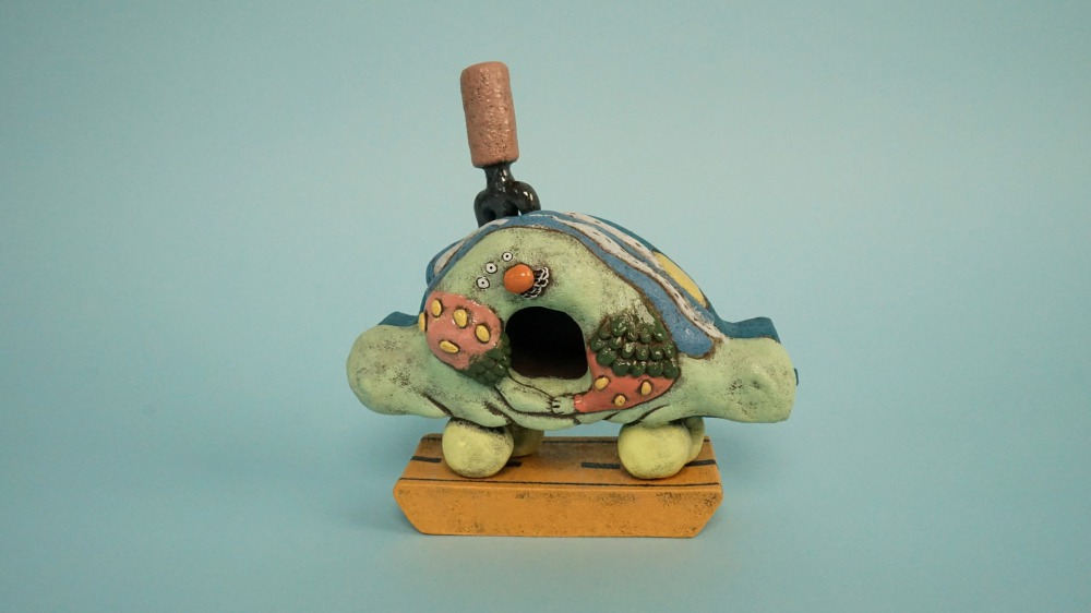 施姵伃--吃我一口-夏日草莓 23x11x25cm 陶、化妝土、釉 2023