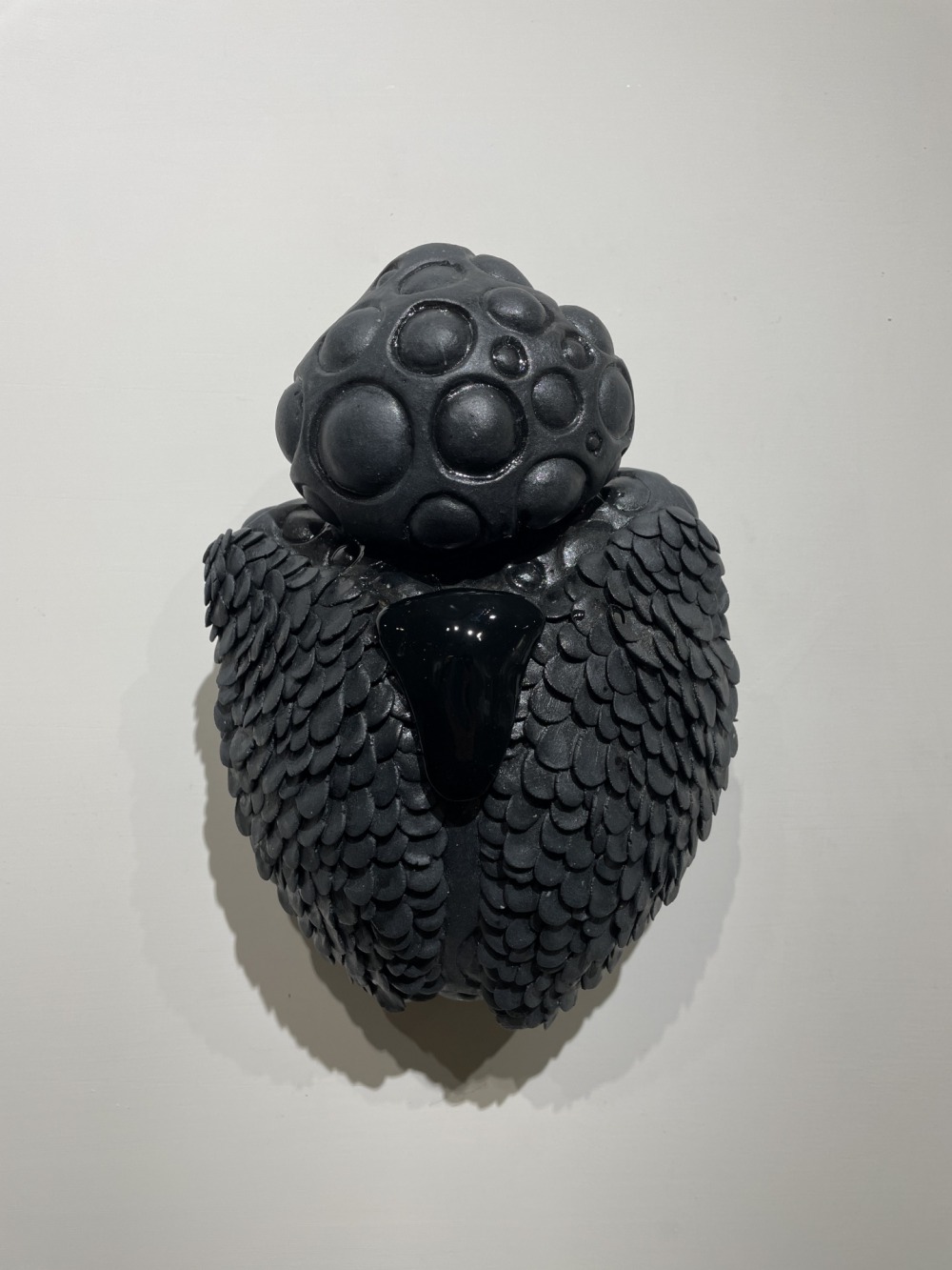 胡慧琴--低鳴的世界輕輕湧動-甲蟲(小) 22x17x11cm 陶土、瓷土,1230度氧化燒 2019