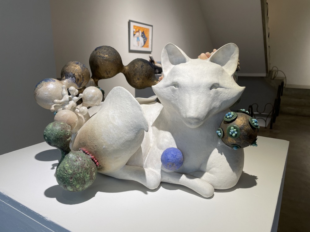 胡慧琴--時間的霉-白狐 55x45x45cm 陶土、瓷土、1230度氧化燒 2020