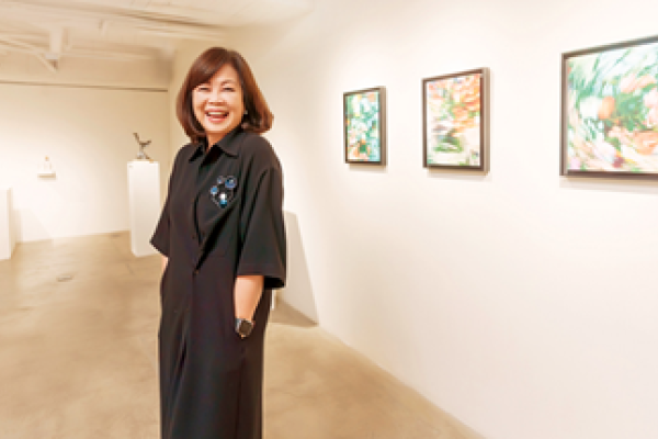 從家庭主婦到建築俠女 她不只蓋豪宅， 也為弱勢藝術家搭舞台 封面故事