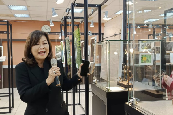 世界不動產聯合會首位華人女會長　張麗莉「愛的迴響展」為公益募款