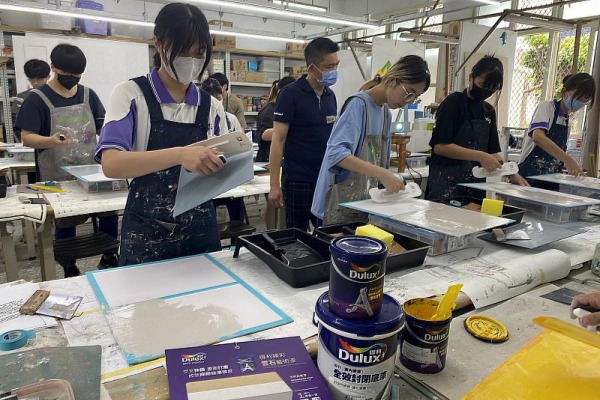 得利塗料X龍寶建設 培育學子傳承塗刷技藝