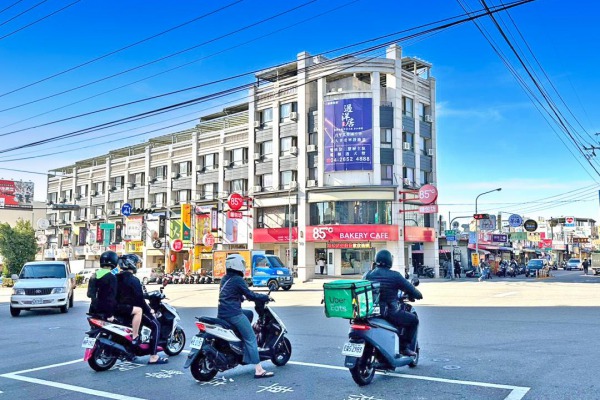 沙鹿家樂福商圈 大咖建商插旗房價坐3望4