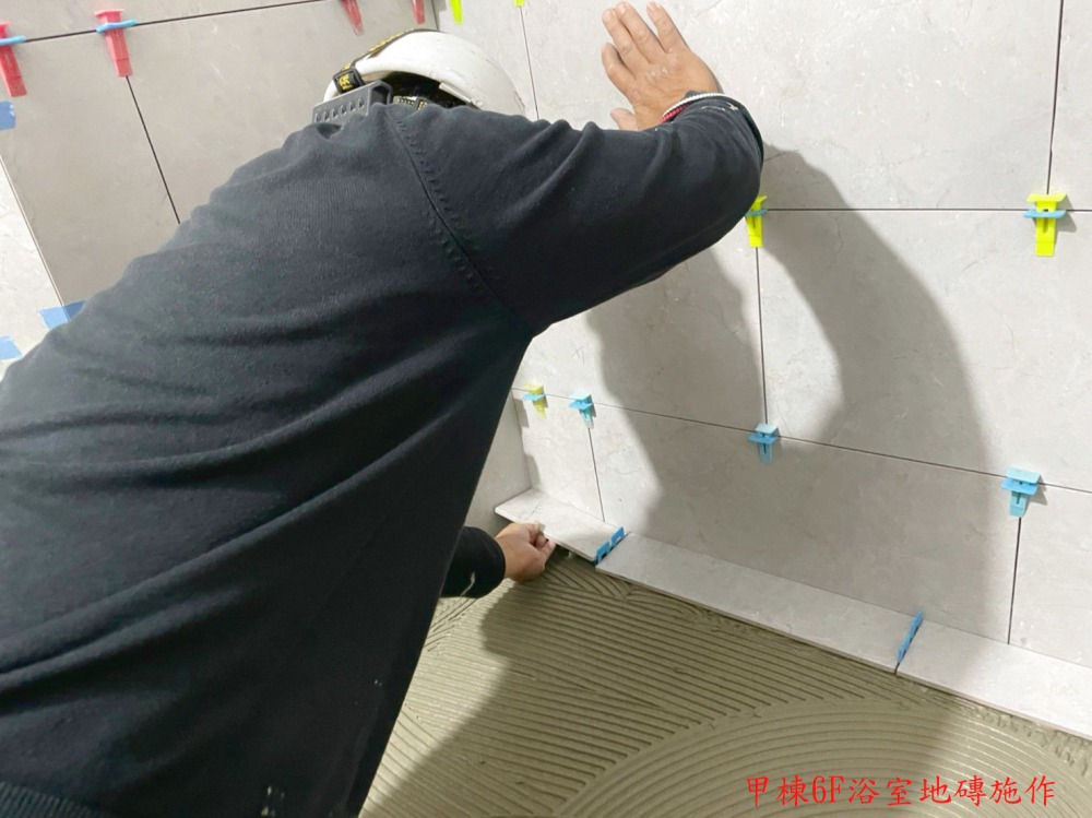 1110126 甲棟6F浴室地磚施作