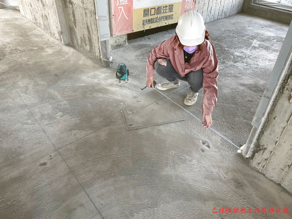 1110127 乙棟RF梯廳木作裝修放樣